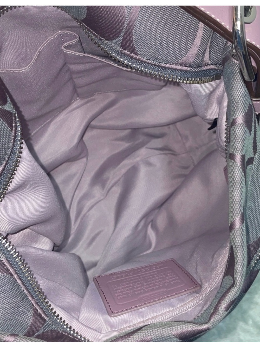 COACH shoulder/crossbody in Lavender and Gray Signature Canvas Bag 🌺 - Picture 10 of 13